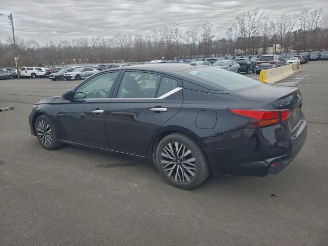 Nissan Altima Sv Image 2