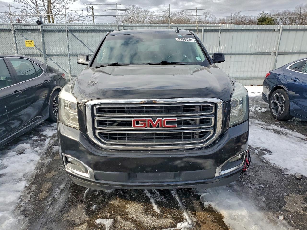 GMC Yukon K1500 Slt Image 2