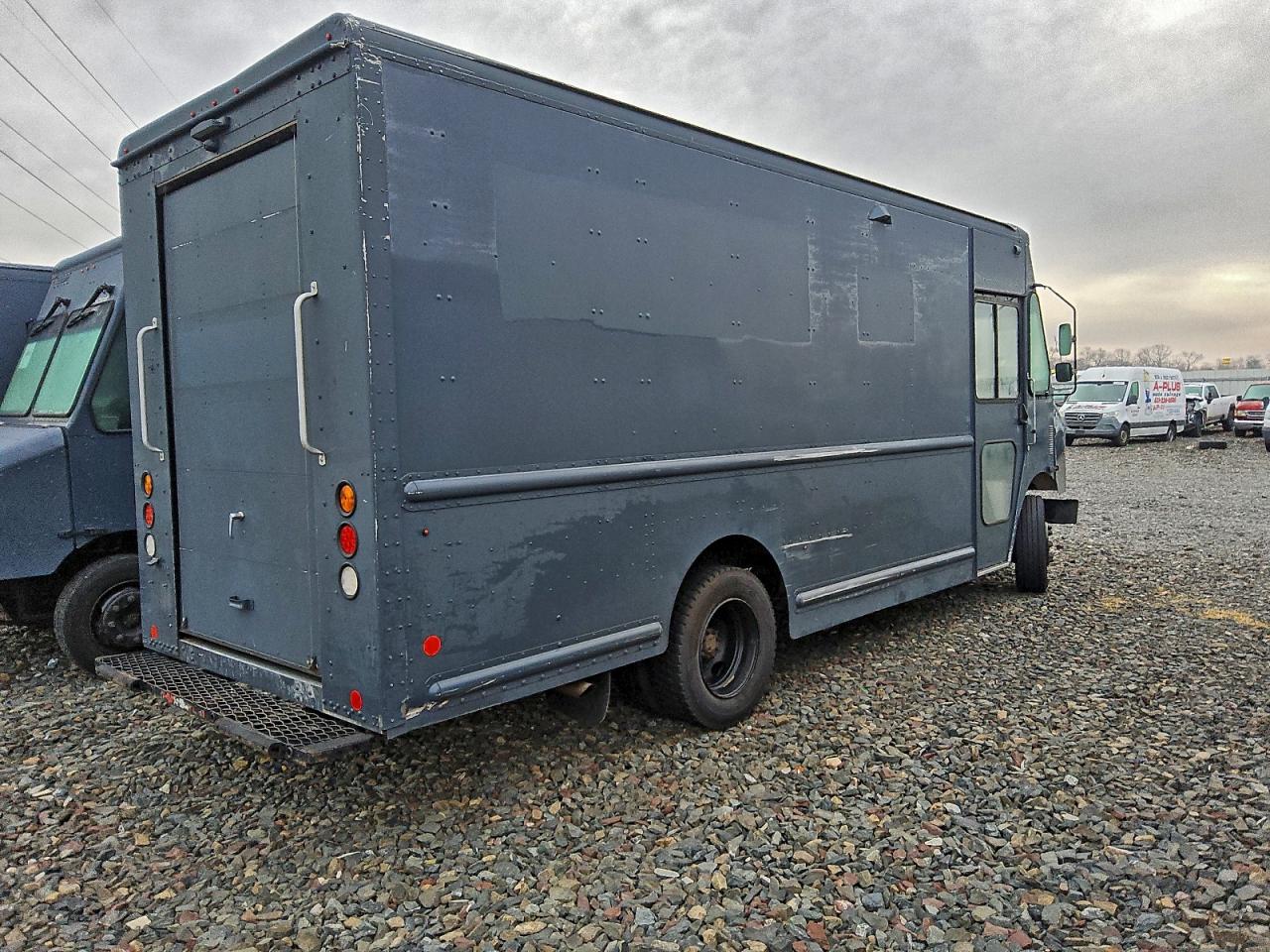 Freightliner Mt45 M Line Walk-in Van Image 2