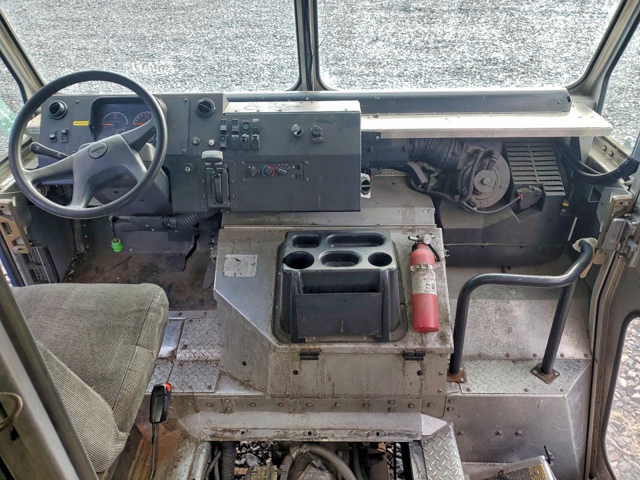 Freightliner Mt45 M Line Walk-in Van Image 3