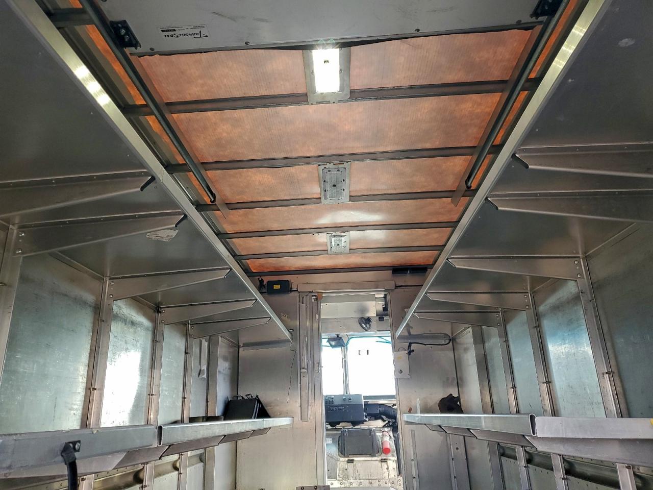 Freightliner Mt45 M Line Walk-in Van Image 6