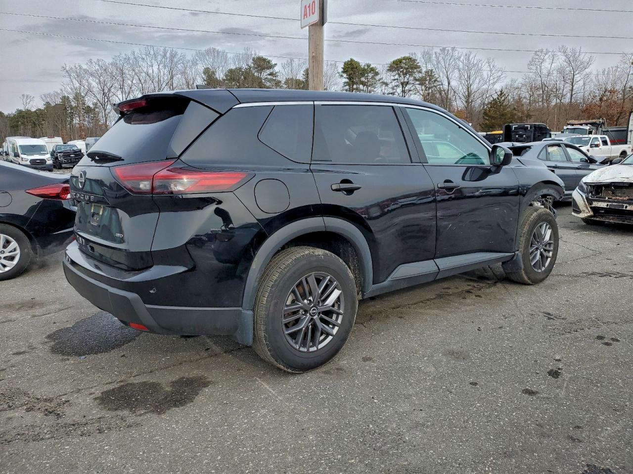 Nissan Rogue S Image 13