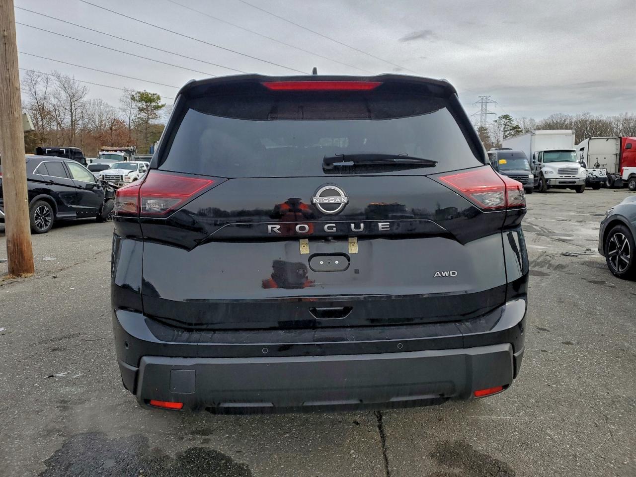 Nissan Rogue S Image 10