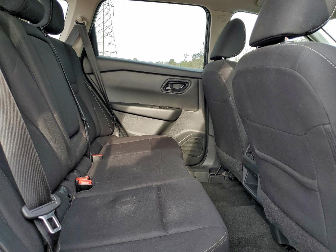 Nissan Rogue S Image 3