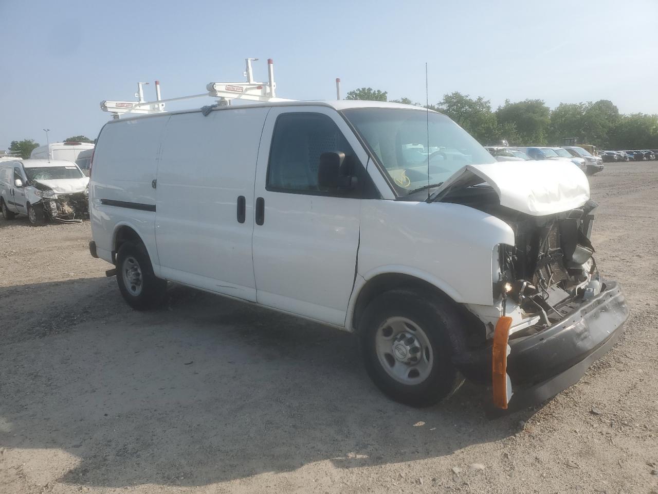 Chevrolet Express Image 3