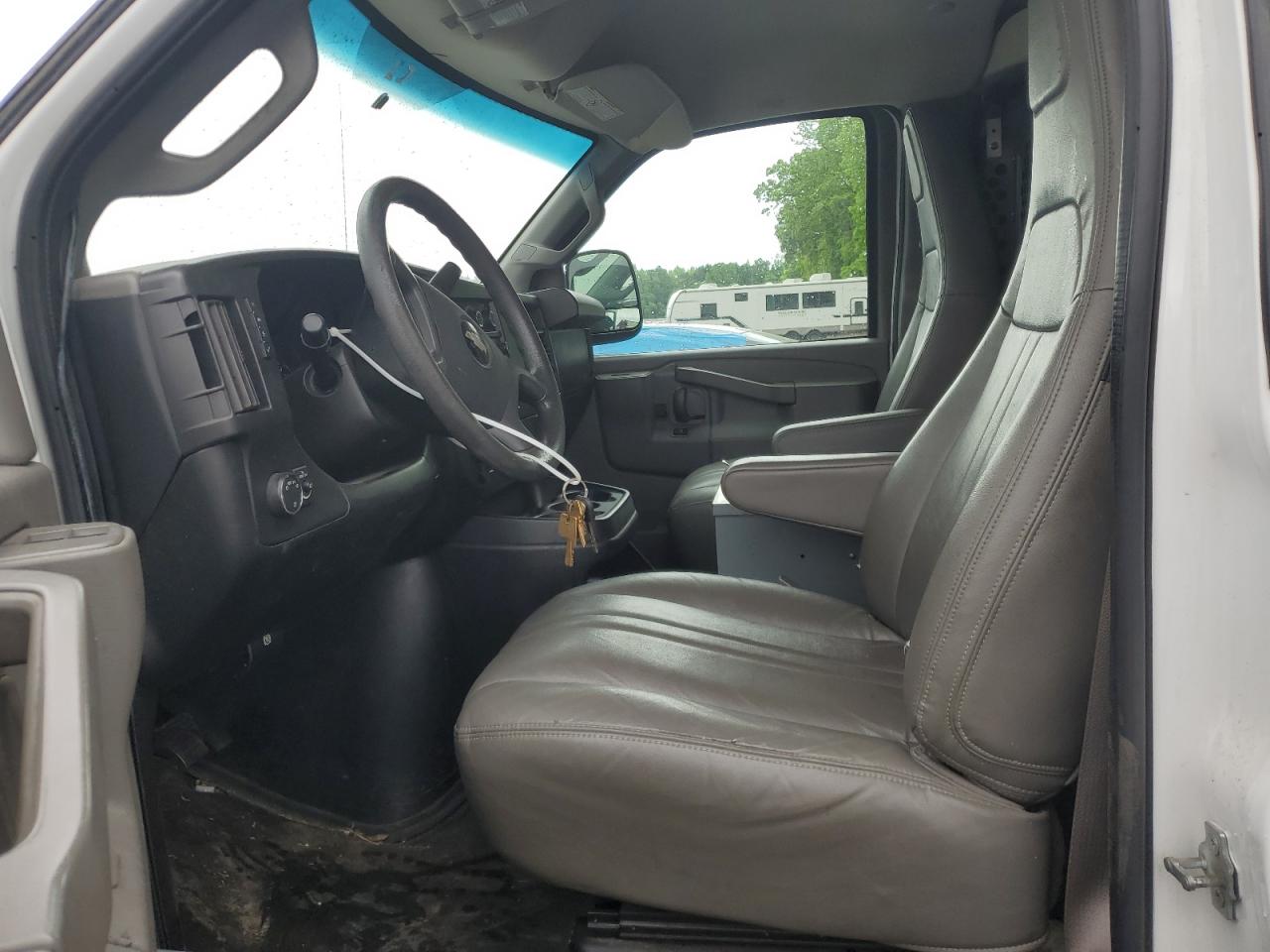 Chevrolet Express Image 7