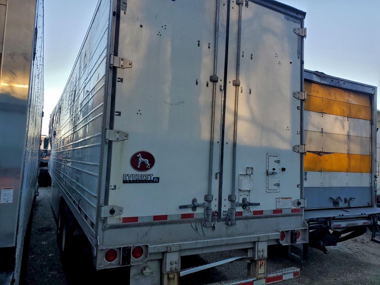 Great Dane Trailer Image 9